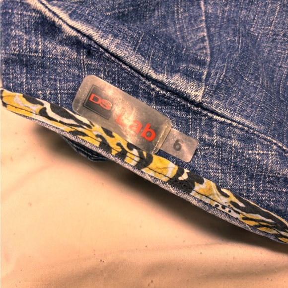VINTAGE DENIM MINI SKIRT 🥹 - Picture 3 of 3